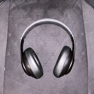 Beats Studio Pro